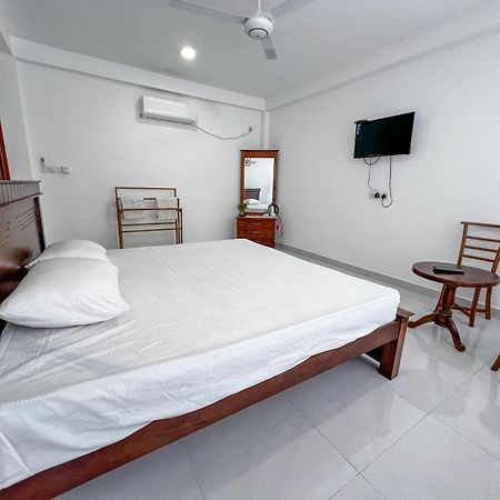 Meridian Holiday Resort 拉特纳普勒 外观 照片