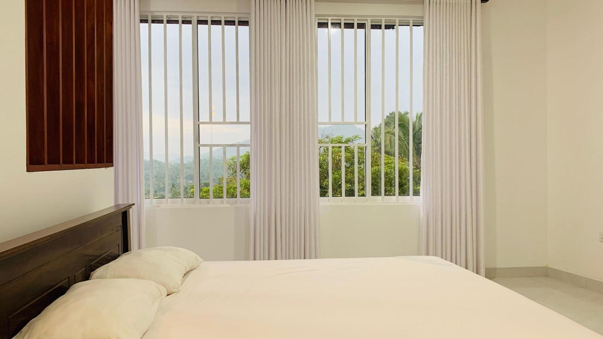 Meridian Holiday Resort 拉特纳普勒 外观 照片