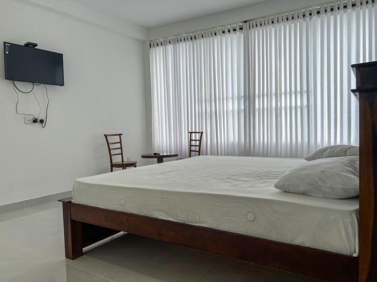Meridian Holiday Resort 拉特纳普勒 外观 照片