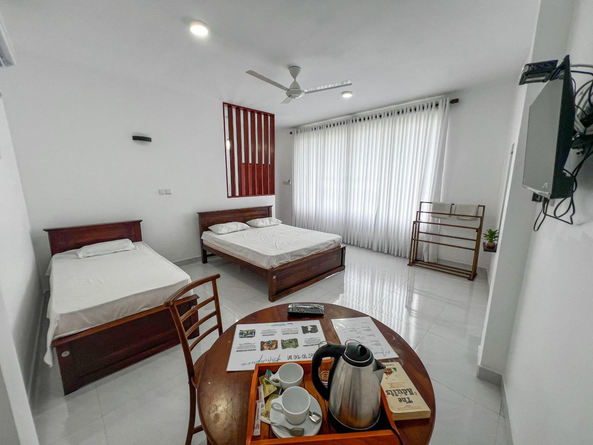 Meridian Holiday Resort 拉特纳普勒 外观 照片